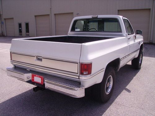 1985 Silverado 10 4X4 REAL NICE 87 Model FI V8 Engine 4 Speed Manuel Cold A/C, image 4