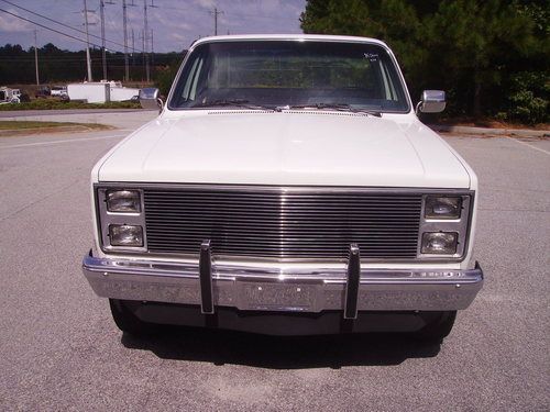 1985 Silverado 10 4X4 REAL NICE 87 Model FI V8 Engine 4 Speed Manuel Cold A/C, image 7