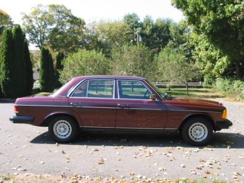 1985 Mercedes Benz 300D Turbo Diesel Excellent Condition Low Miles, image 5