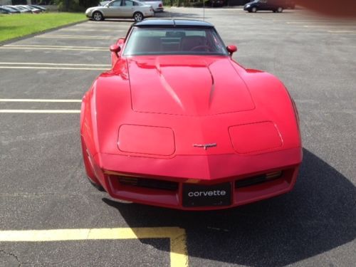 1981 chevrolet corvette 2 dr coupe