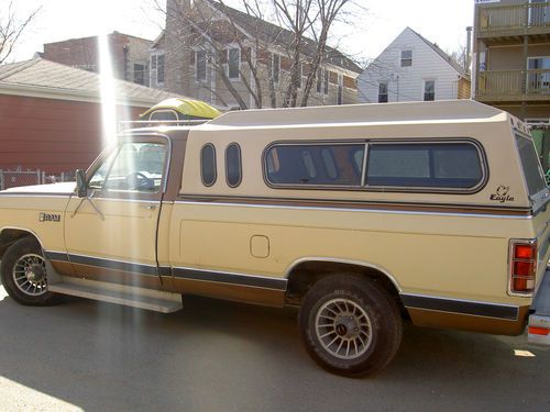 1986 dodge ram  truck super clean d150 royal se look !!!!!