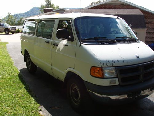 2000 dodge ram 3500 van base standard cargo van 3-door 5.9l