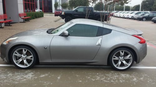 2009 nissan 370z base coupe 2-door 3.7l