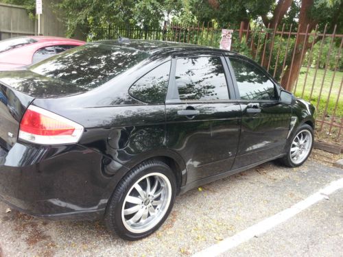 2008 Ford Focus SE Sedan 4-Door 2.0L, image 3