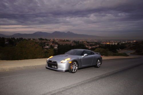 2009 nissan gtr premium - one owner - 8900 miles