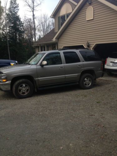 2001 chevrolet tahoe ls sport utility 4-door 5.3l