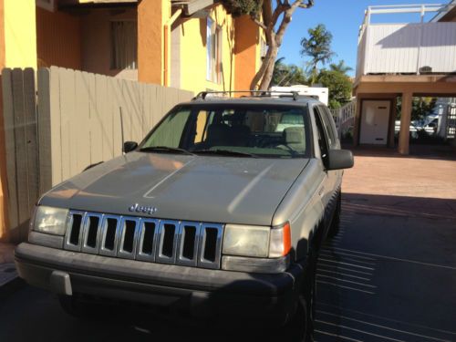 1995 jeep charokee v8 4x4 runs great clean clean