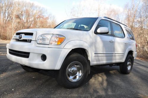 06 toyota sequoia sr5 sport utility 4-door 4x4 no reserve clean carfax 3rd row