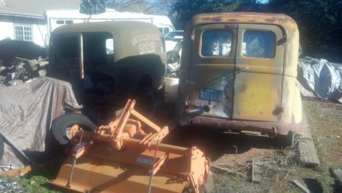 Dodge 1938 humpback truck (s) enough to build 2.5 trucks