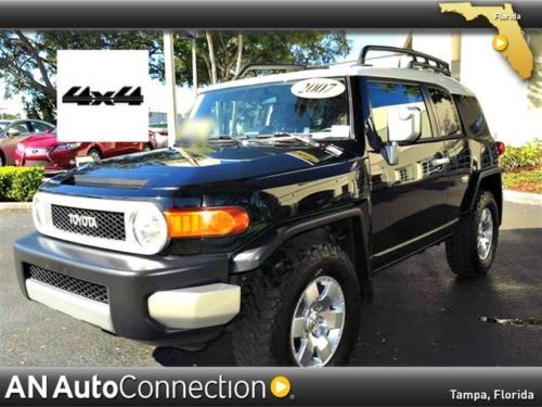 Toyota fj cruiser 4x4 clean carfax