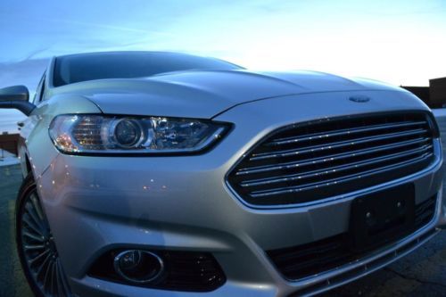 2013 ford fusion titanium/ 2.0l turbocharge/heated leather/navi/camera/sunroof/