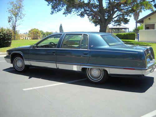 1995 cadillac fleetwood brougham sedan 4-door 5.7l