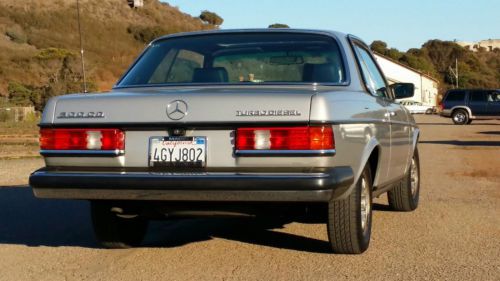 Mercedes-Benz 300 CD / CDT Turbo Diesel California Rust Free W123 Original Coupe, image 5