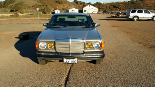 Mercedes-Benz 300 CD / CDT Turbo Diesel California Rust Free W123 Original Coupe, image 7