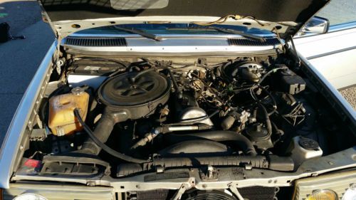 Mercedes-Benz 300 CD / CDT Turbo Diesel California Rust Free W123 Original Coupe, image 15