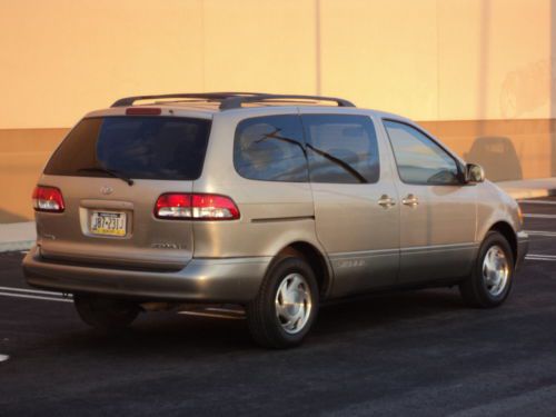 2001 toyota sienna xle one owner low miles non smoker no accidents no reserve!!!