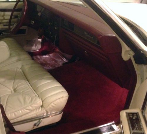 1979 Lincoln Continental Town Car Cartier 4 door White on White 77,000 miles, US $4,500.00, image 9