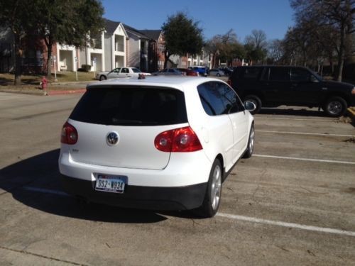 2008 Volkswagen GTI Base Hatchback 2-Door 2.0L-White with red calipers, image 12