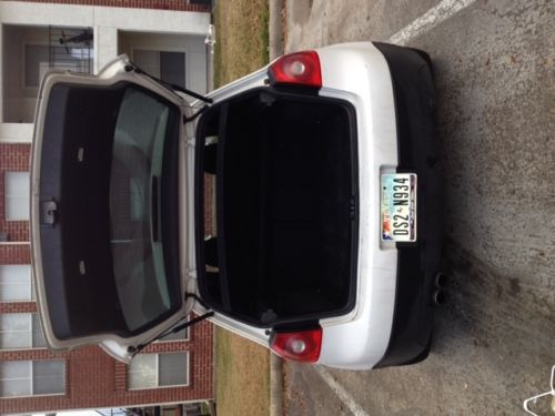 2008 Volkswagen GTI Base Hatchback 2-Door 2.0L-White with red calipers, image 14