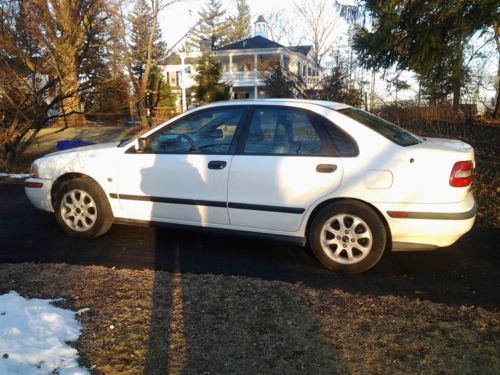 Volvo 2000 s40 automatic  sedan 4 door 1.9 l turbo