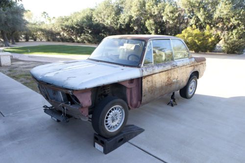 1975 bmw 2002 base coupe 2-door 2.0l