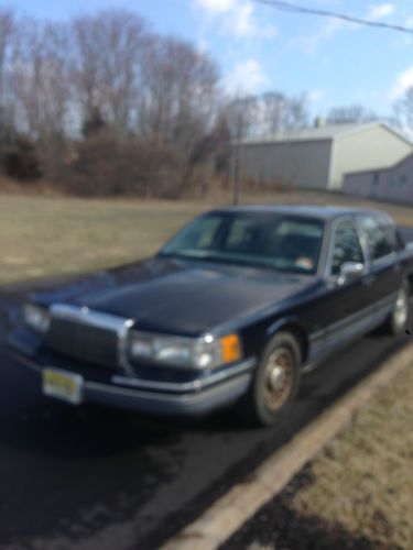 1993 lincoln town car signature sedan 4-door 4.6l