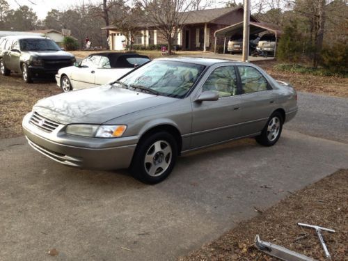 1998 Toyota Camry LE 4 cylinder Civic Carolla, image 2