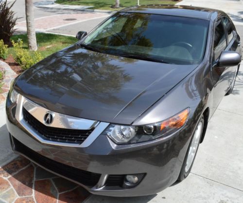 2010 acura tsx base sedan 4-door 2.4l (very great condition)