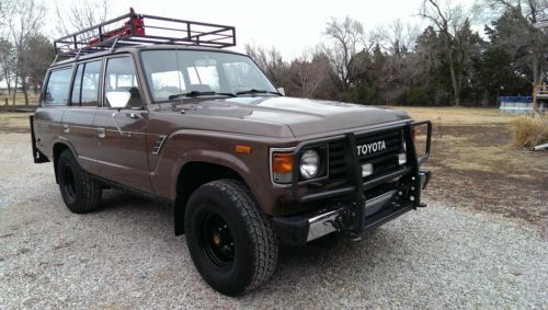 1985 Toyota Land Cruiser Base Sport Utility 4-Door 4.2L, image 2
