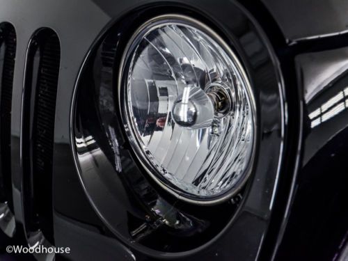 SUV 3.6L CD 4x4 Security System Keyless Entry 4WD manual transmission A/C ABS, image 3