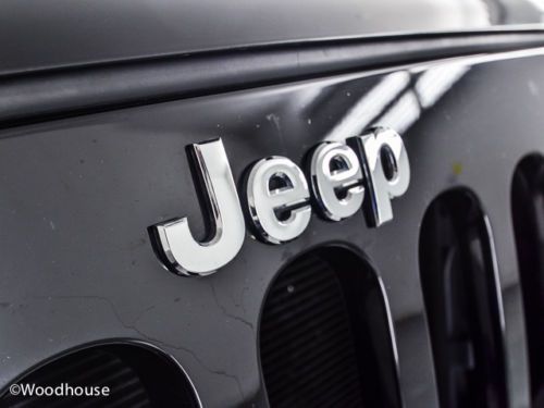 SUV 3.6L CD 4x4 Security System Keyless Entry 4WD manual transmission A/C ABS, image 5