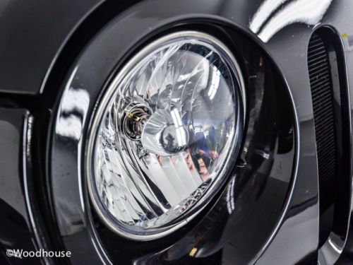 SUV 3.6L CD 4x4 Security System Keyless Entry 4WD manual transmission A/C ABS, image 8