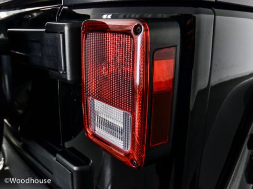 SUV 3.6L CD 4x4 Security System Keyless Entry 4WD manual transmission A/C ABS, image 12