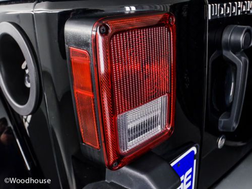 SUV 3.6L CD 4x4 Security System Keyless Entry 4WD manual transmission A/C ABS, image 16