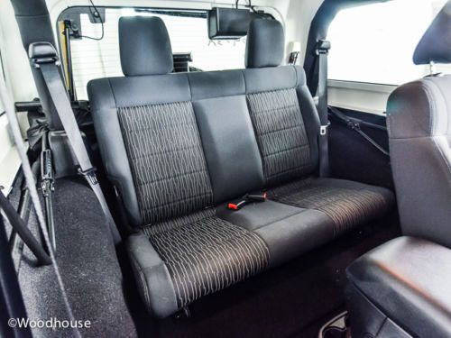 SUV 3.6L CD 4x4 Security System Keyless Entry 4WD manual transmission A/C ABS, image 26