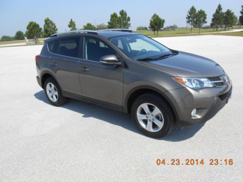 2013 Toyota RAV4 All Wheel Drive XLE 4X4, image 3