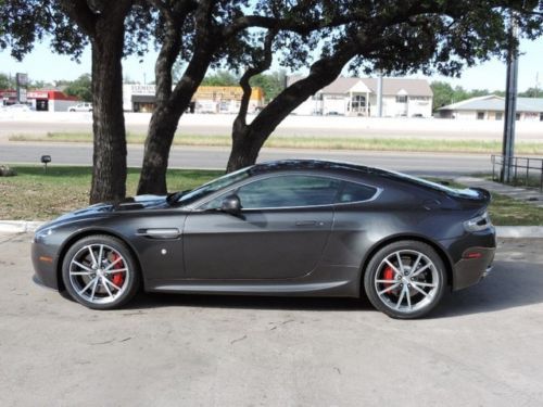 2014 aston martin vantage coupe&#039; rare color combination