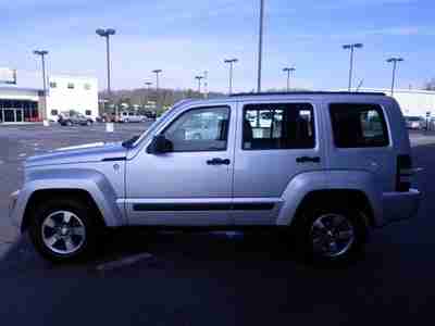 Sport 3.7L 210 horsepower 3.7 liter V6 SOHC engine 4 Doors 4-wheel ABS brakes, image 5