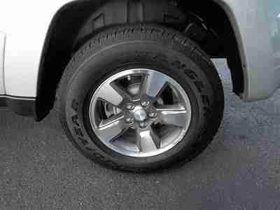 Sport 3.7L 210 horsepower 3.7 liter V6 SOHC engine 4 Doors 4-wheel ABS brakes, image 13