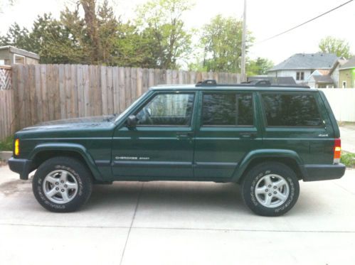 2000 jeep cherokee with low mileage, rebuilt engine, and no rust