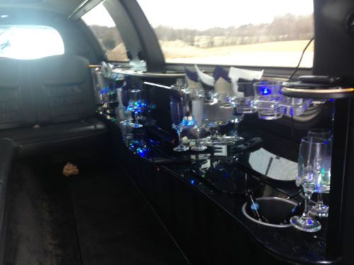 2000 Lincoln Town Car Base Limousine 4-Door 4.6L, image 3