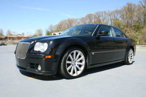 2006 chrysler 300c hemi 6.1l srt-8, navigation, factory tv/dvd 20&#034; wheels clean