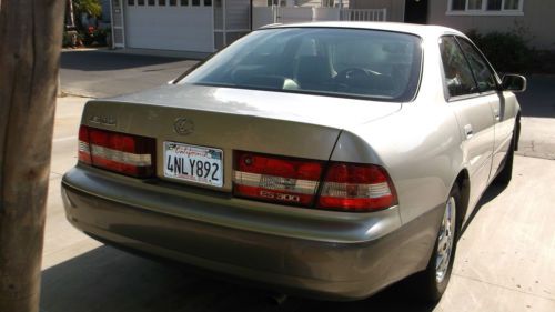 2001 lexus es300 base sedan 4-door 3.0l