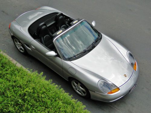 Beautiful boxster, 5 speed, only 45k miles, 18&#034; turbo twist wheels, clean carfax
