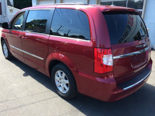 2011 chrysler town &amp; country 76,000 miles minivan, color:red, tv&#039;s