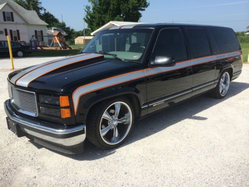 1995 gmc suburban custom, lowered, 20&#034; boss wheels, lt1 corvette engine and tran