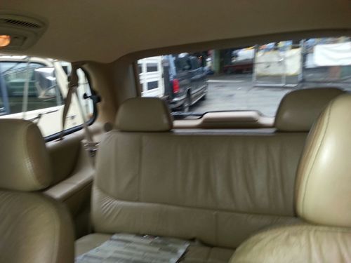1996 chrysler town and countery like new