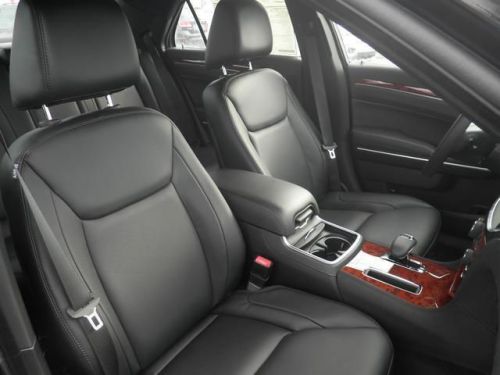 2014 chrysler 300 base