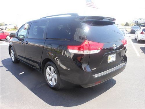 2013 toyota sienna le