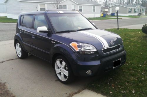 2010 kia soul sport hatchback 4-door 2.0l limited denim edition